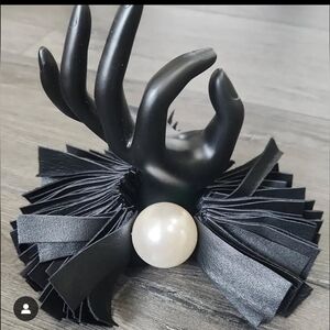 Elegant Black Leather Bracelet with Pearl Accent